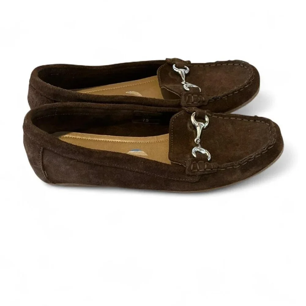 Women’s Brown leather loafers moccasin with silver buckle detail‎ size 7.5